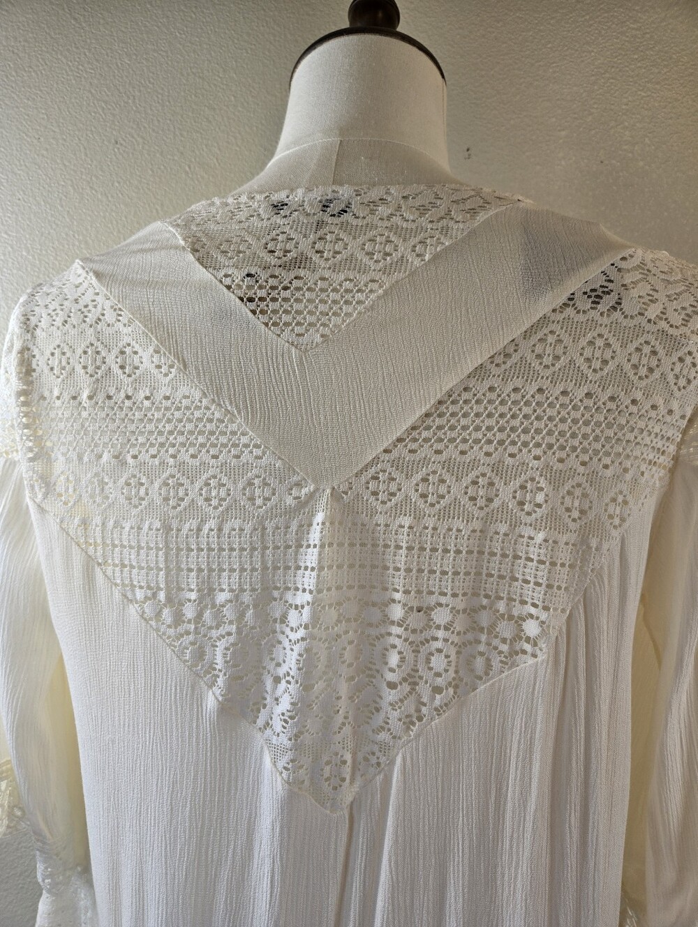 NWT Moral Fiber Boho Ivory Lace Crochet Open Front Top Layering Size Medium - Picture 6 of 13